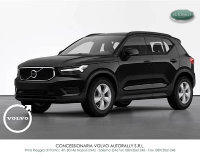 Volvo XC40 B3 automatico Essential  nuova a Napoli