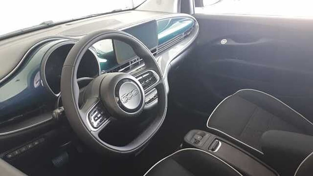 Fiat 500e usata a Milano (10)