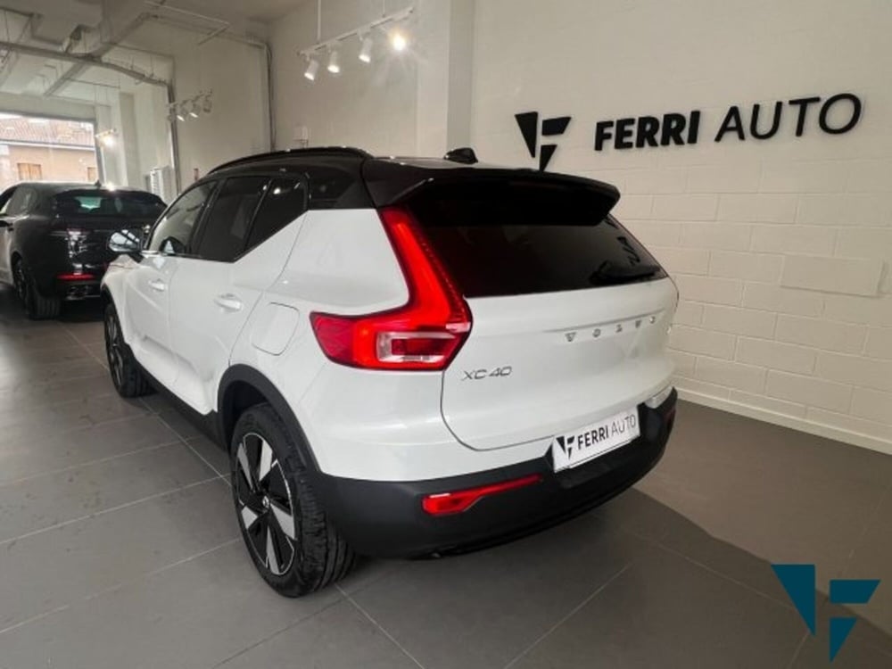 Volvo XC40 nuova a Udine (6)