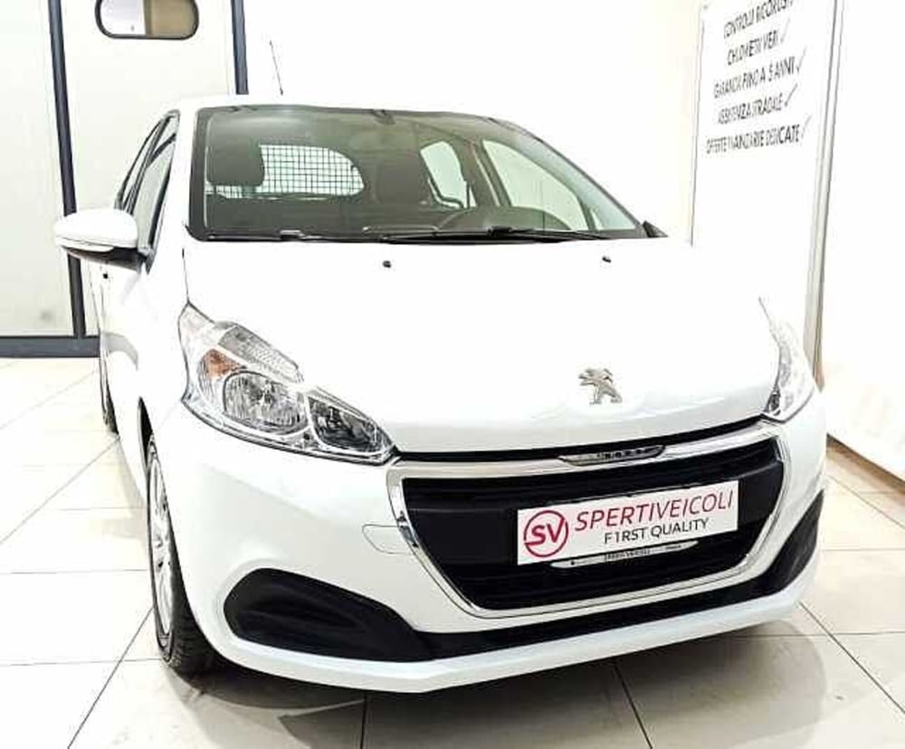 Peugeot 208 usata a Lecce