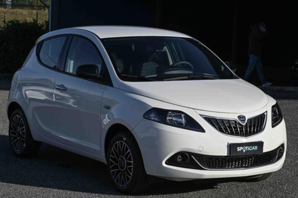 Lancia Ypsilon nuova a Torino (3)