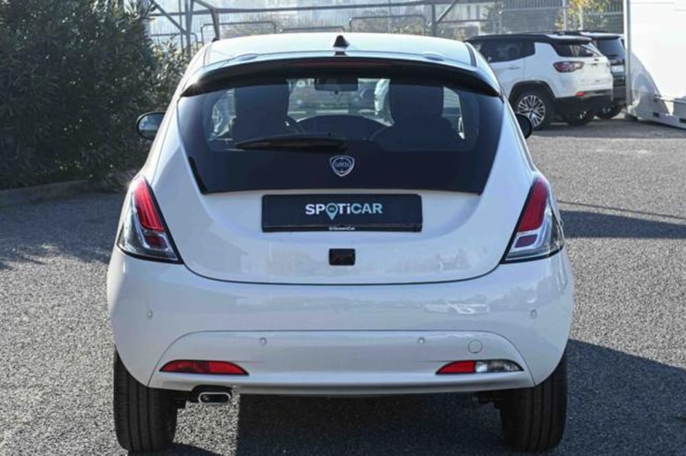 Lancia Ypsilon nuova a Torino (6)