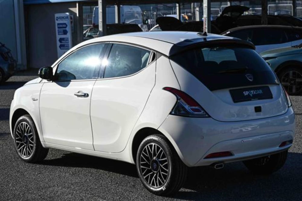 Lancia Ypsilon nuova a Torino (7)