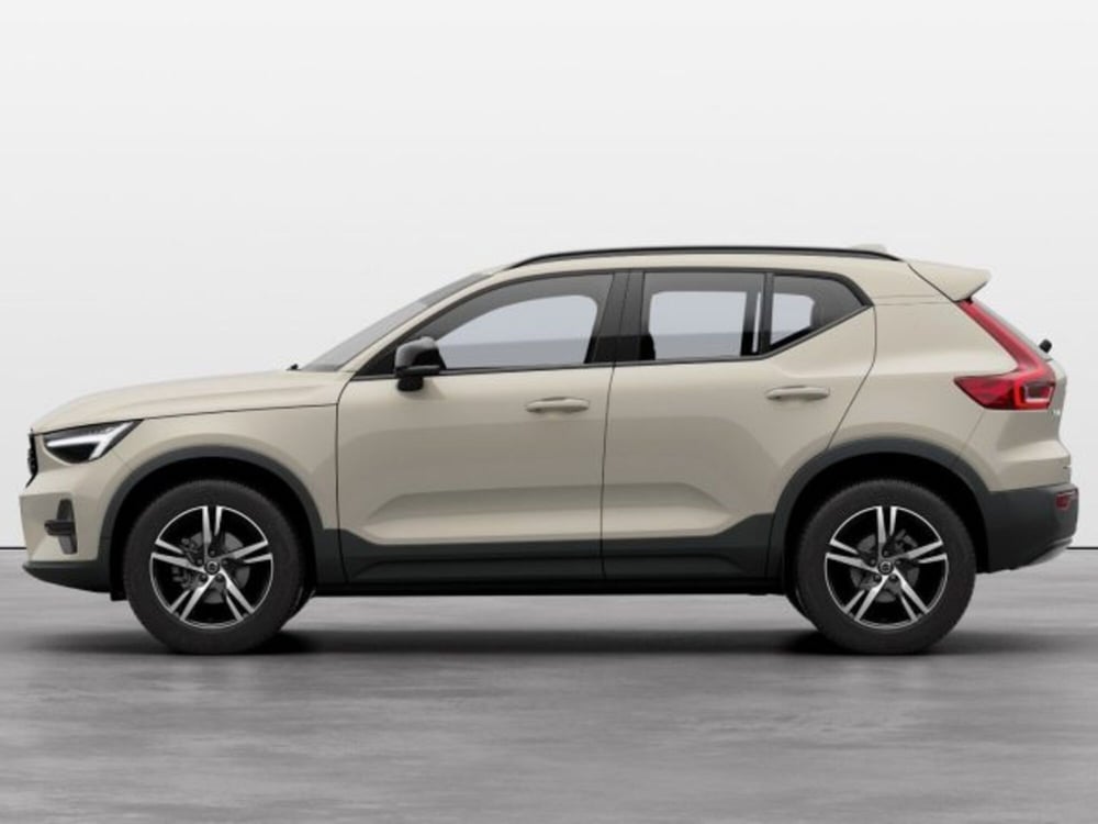 Volvo XC40 nuova a Modena (3)