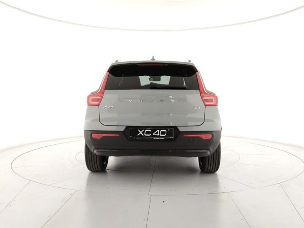 Volvo XC40 nuova a Modena (4)