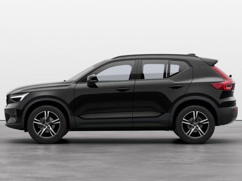 Volvo XC40 nuova a Modena (3)