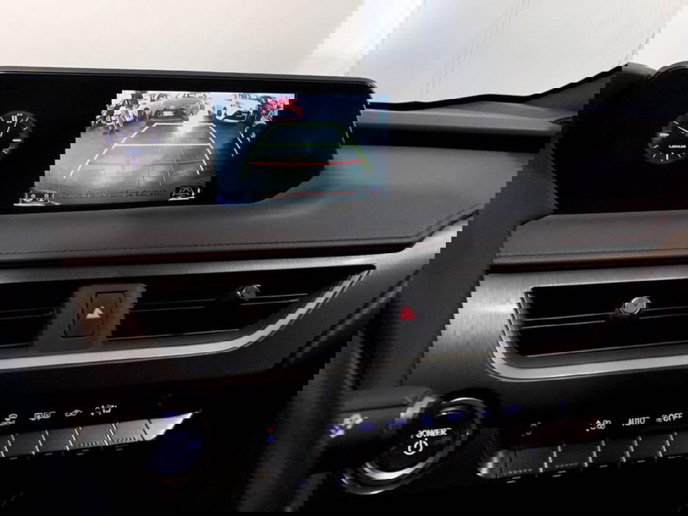 Lexus UX usata a Torino (8)