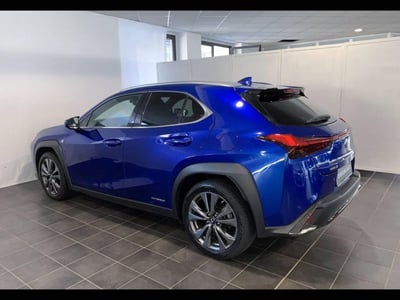 Lexus UX 300h 2.0 F-Sport 2wd cvt del 2019 usata a Torino