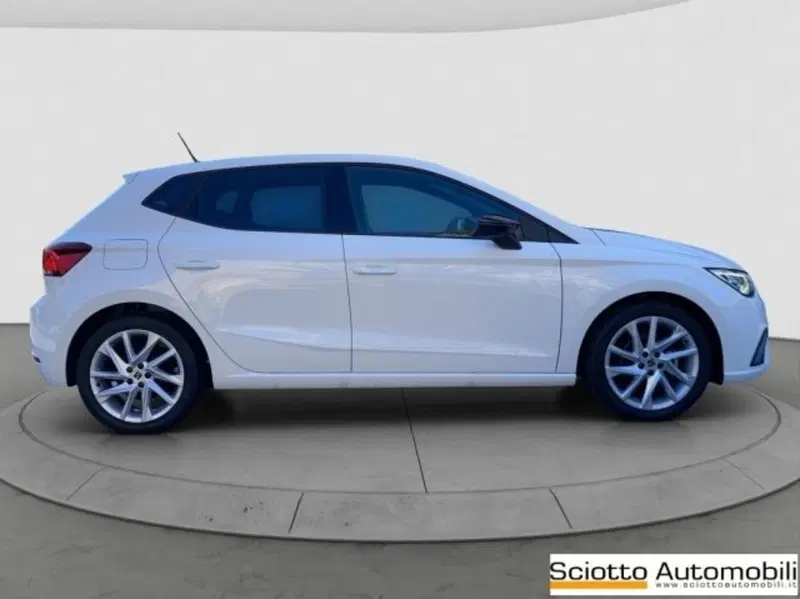 SEAT Ibiza nuova a Messina (7)