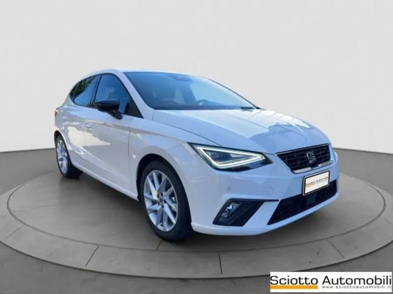 SEAT Ibiza nuova a Messina (8)