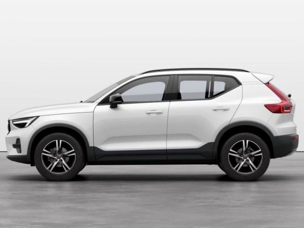 Volvo XC40 nuova a Modena (3)