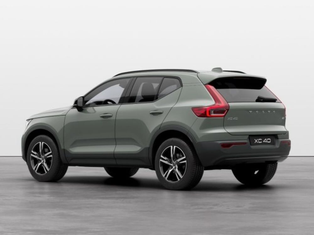 Volvo XC40 nuova a Modena (4)