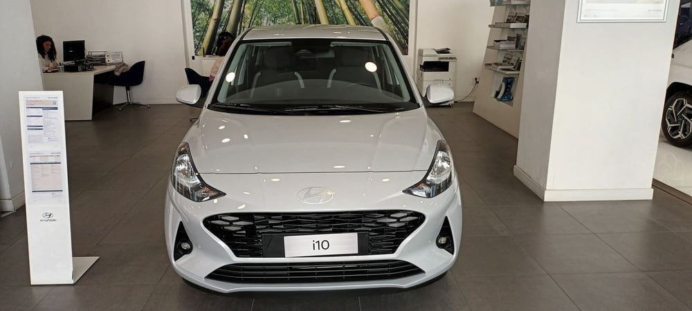 Hyundai i10 nuova a Napoli (2)