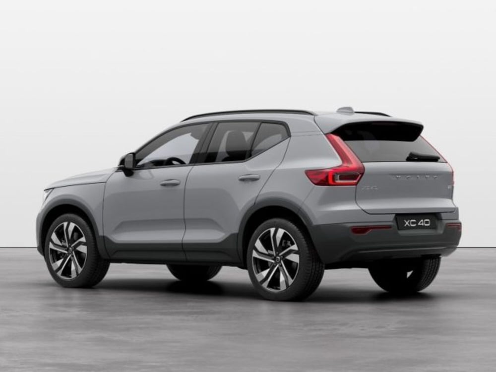 Volvo XC40 nuova a Modena (4)