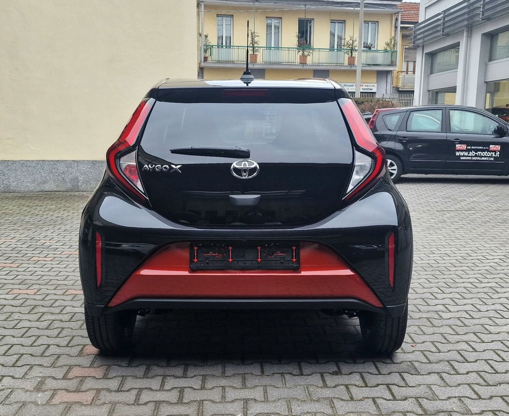 Toyota Aygo X nuova a Varese (6)