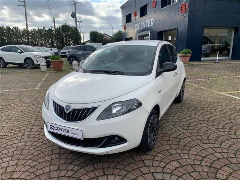 Lancia Ypsilon usata a Salerno