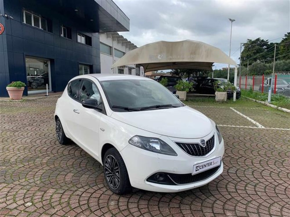 Lancia Ypsilon usata a Salerno (2)