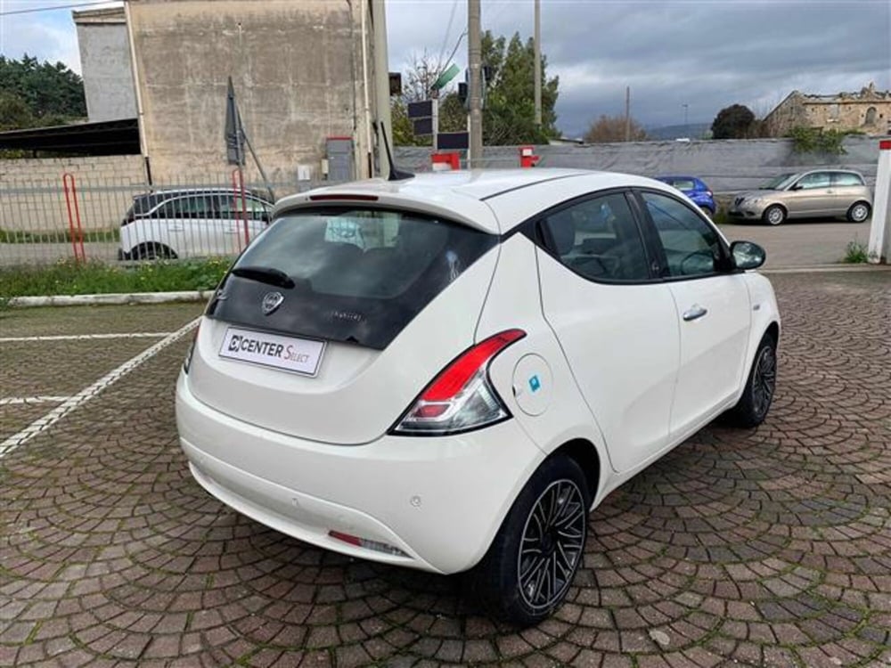 Lancia Ypsilon usata a Salerno (3)