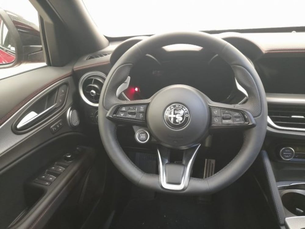 Alfa Romeo Stelvio nuova a Alessandria (11)