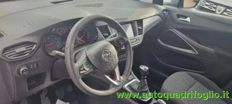 Opel Crossland X usata a Savona (15)