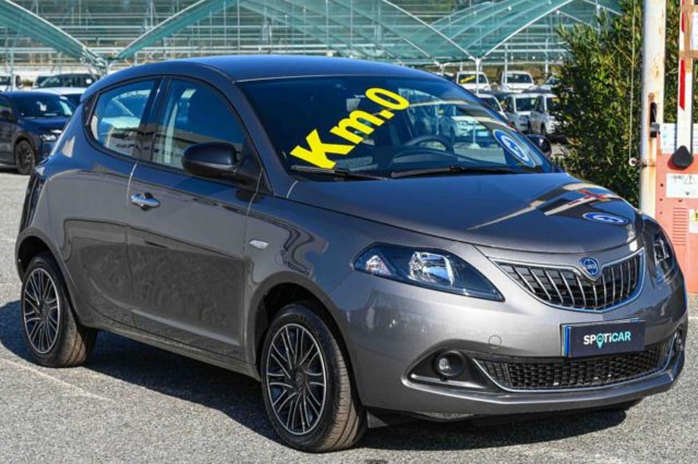 Lancia Ypsilon nuova a Torino (3)