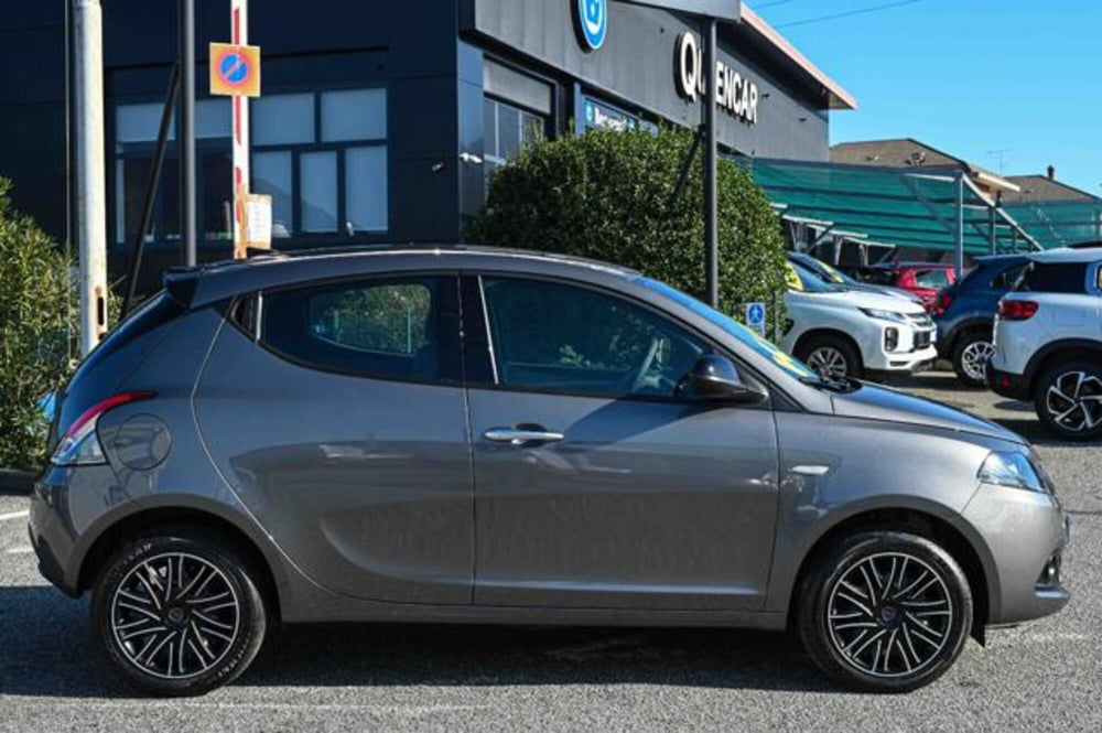 Lancia Ypsilon nuova a Torino (4)