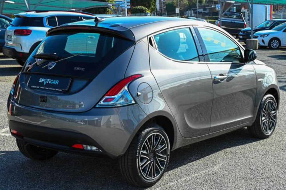 Lancia Ypsilon nuova a Torino (5)