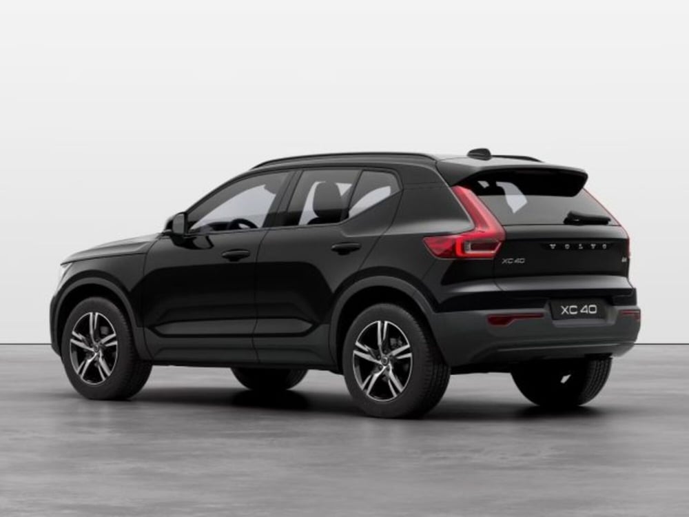 Volvo XC40 nuova a Modena (4)