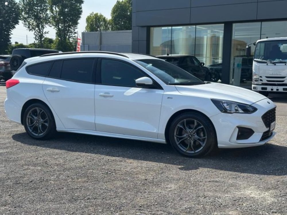 Ford Focus Station Wagon usata a Lucca (4)