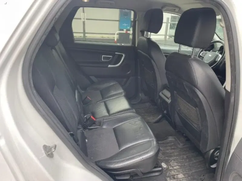Land Rover Discovery Sport usata a Lucca (4)