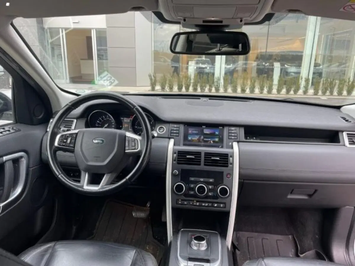 Land Rover Discovery Sport usata a Lucca (6)