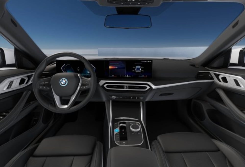 BMW i4 nuova a Modena (11)