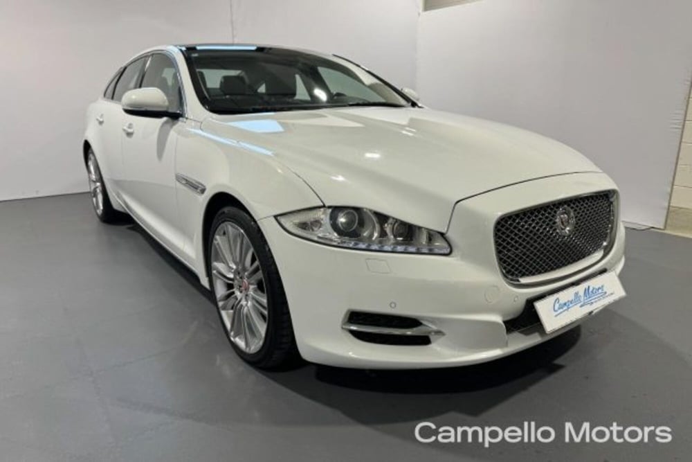 Jaguar XJ usata a Venezia