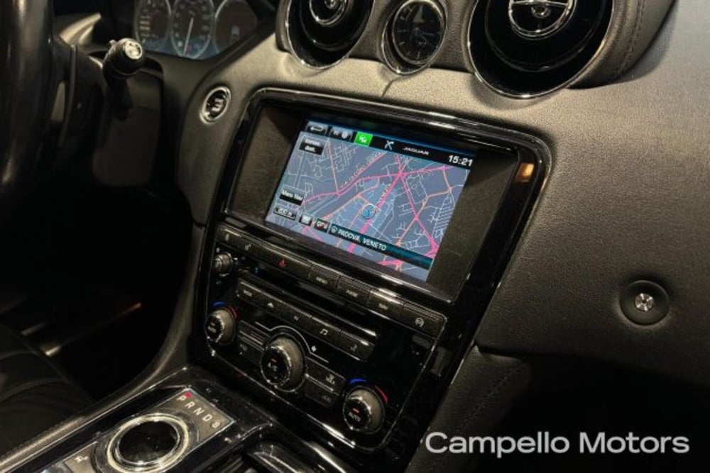 Jaguar XJ usata a Venezia (11)