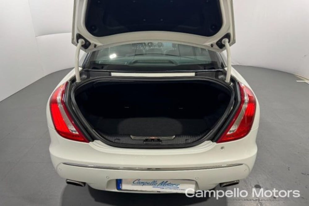 Jaguar XJ usata a Venezia (13)