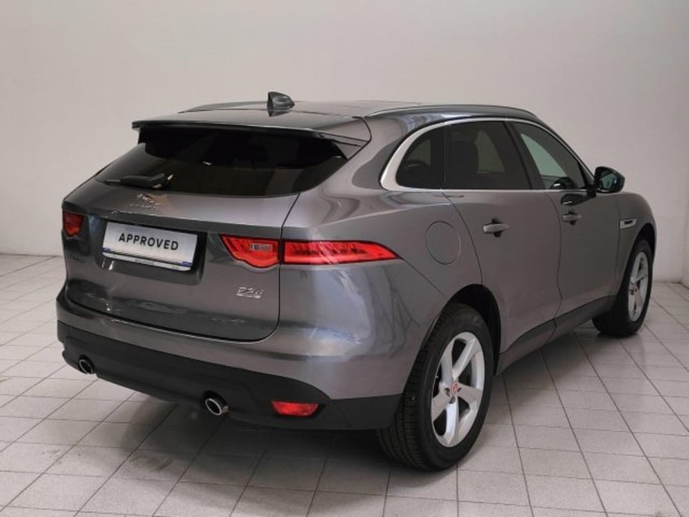 Jaguar F-Pace usata a Novara (2)