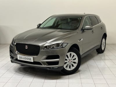 Jaguar F-Pace 2.0 D 180 CV AWD aut. Prestige  del 2019 usata a Novara