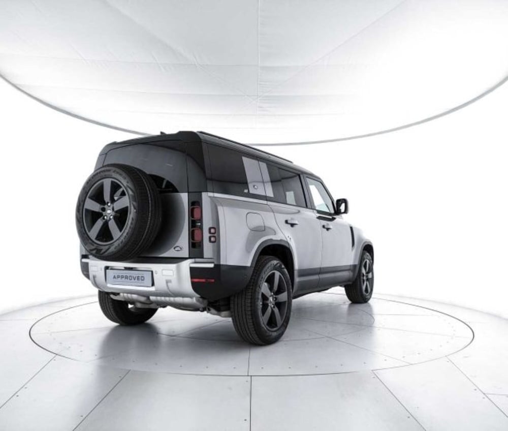 Land Rover Defender nuova a Perugia (2)