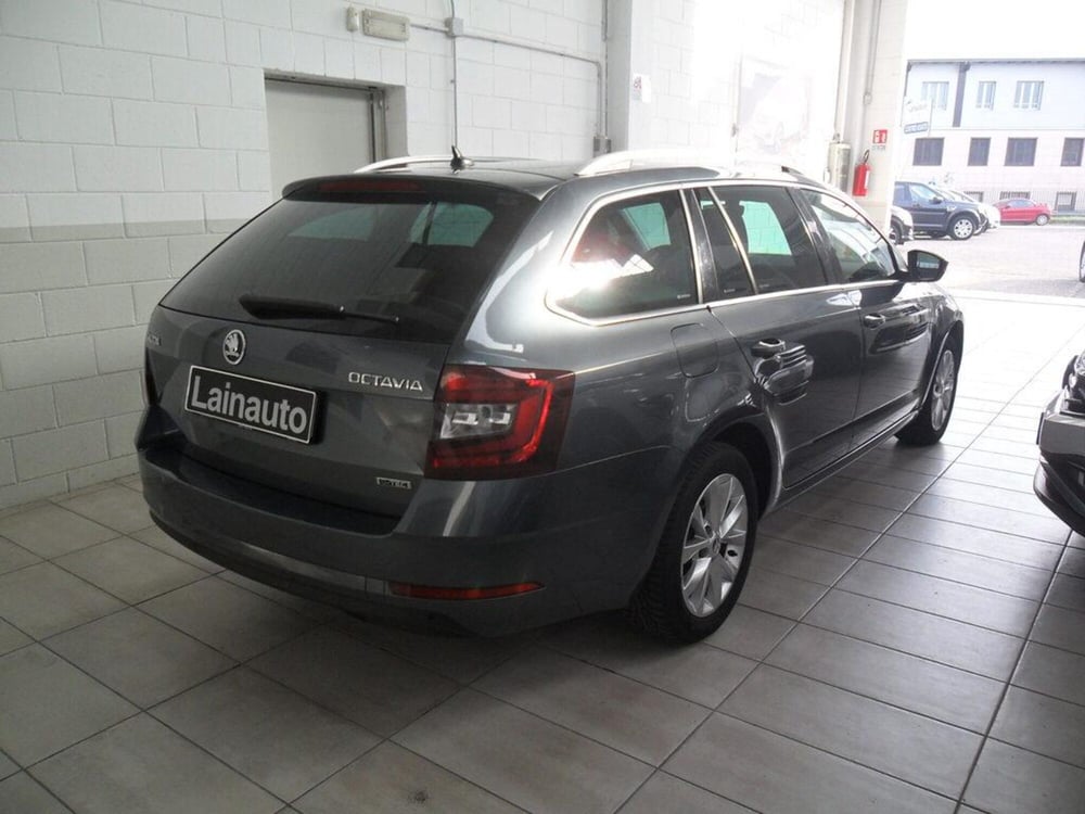 Skoda Octavia Station Wagon usata a Milano (4)