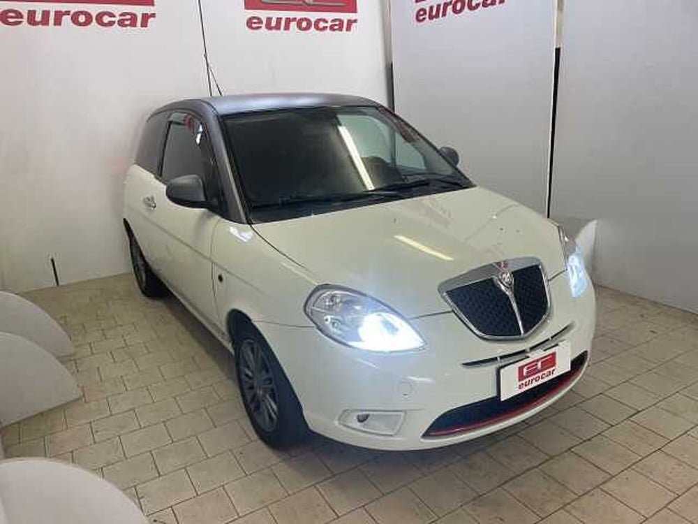 Lancia Ypsilon usata a Napoli (3)