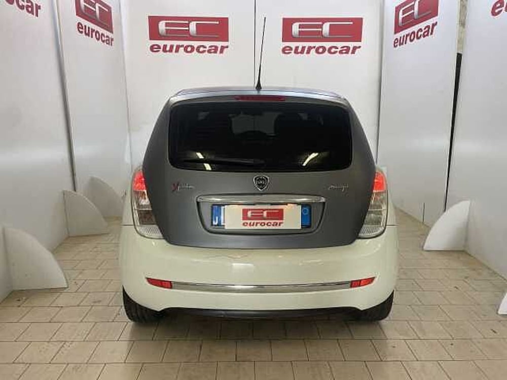 Lancia Ypsilon usata a Napoli (5)