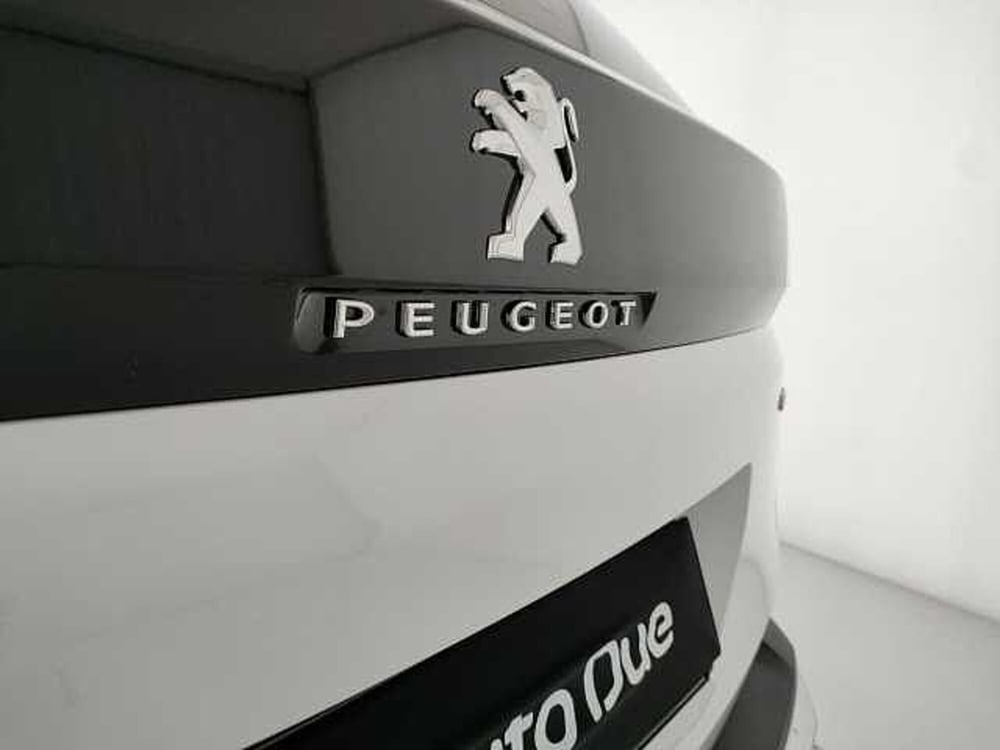 Peugeot 3008 nuova a Caserta (11)