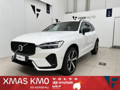 Volvo XC60 T6 Recharge AWD Plug-in Hybrid aut. Ultimate Dark del 2024 usata a Tavagnacco