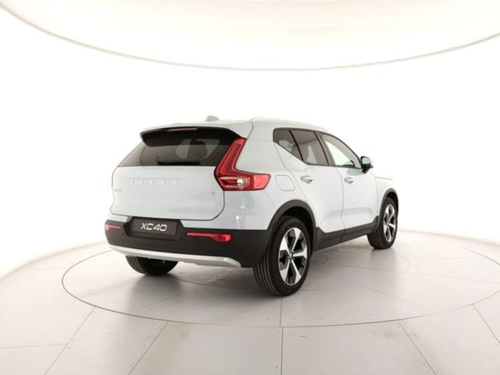 Volvo XC40 nuova a Modena (5)