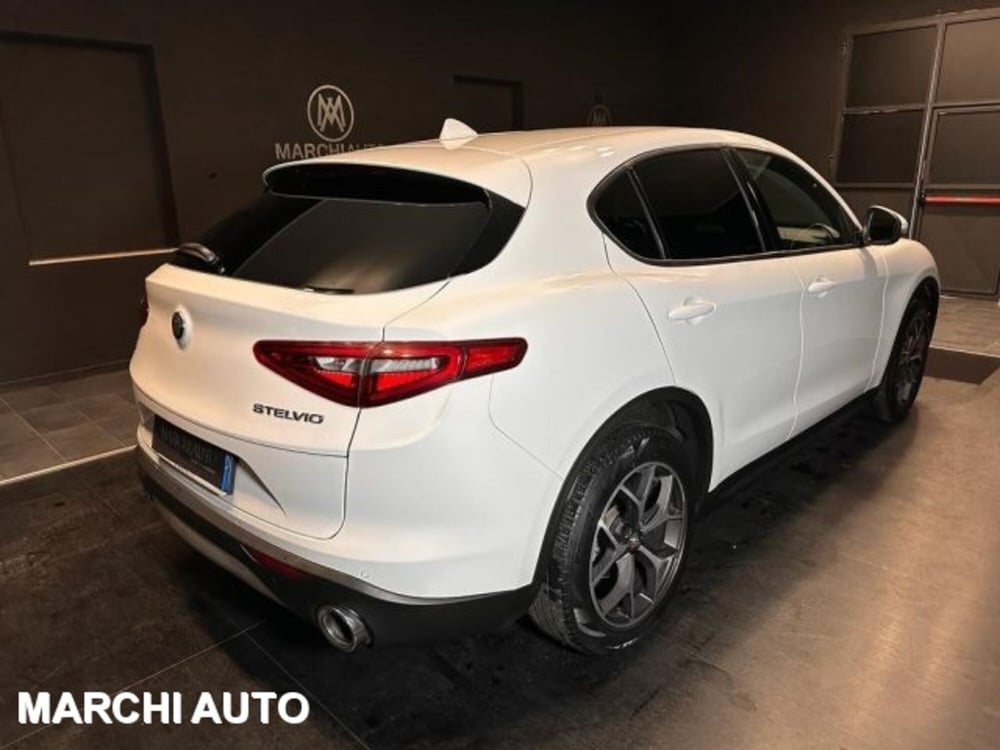 Alfa Romeo Stelvio usata a Perugia (5)