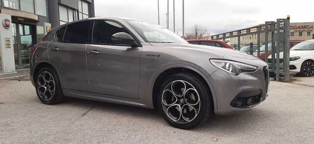 Alfa Romeo Stelvio usata a Ancona (2)