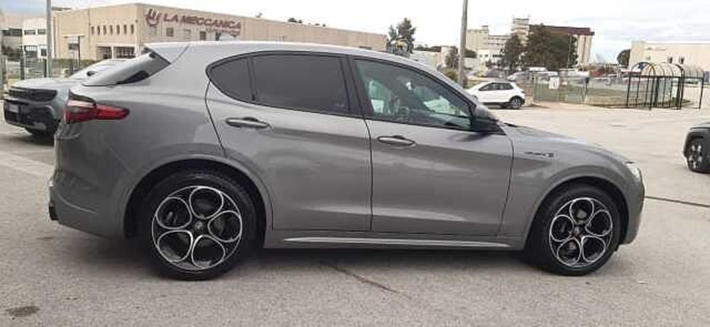 Alfa Romeo Stelvio usata a Ancona (3)