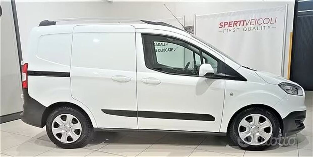 Ford Transit Courier usata a Lecce (2)