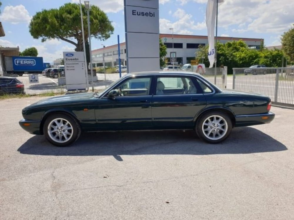 Jaguar XJ usata a Pesaro-Urbino (7)