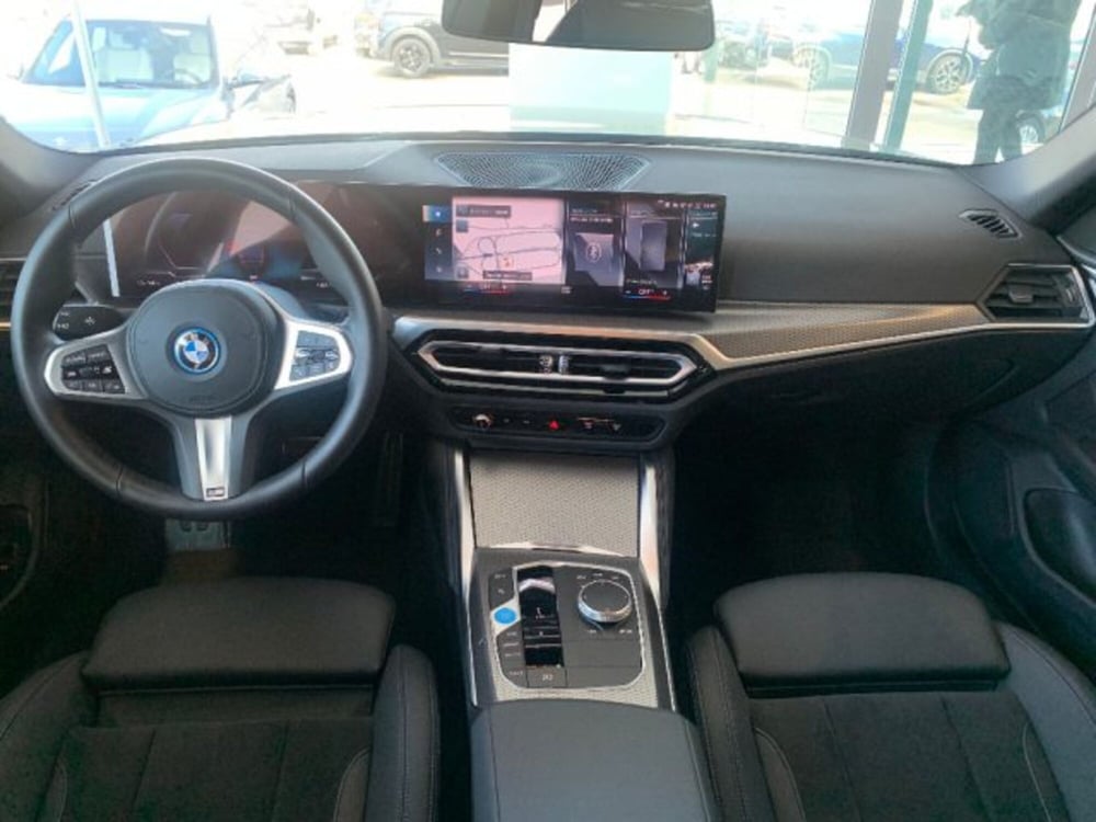 BMW i4 usata a Lecce (14)